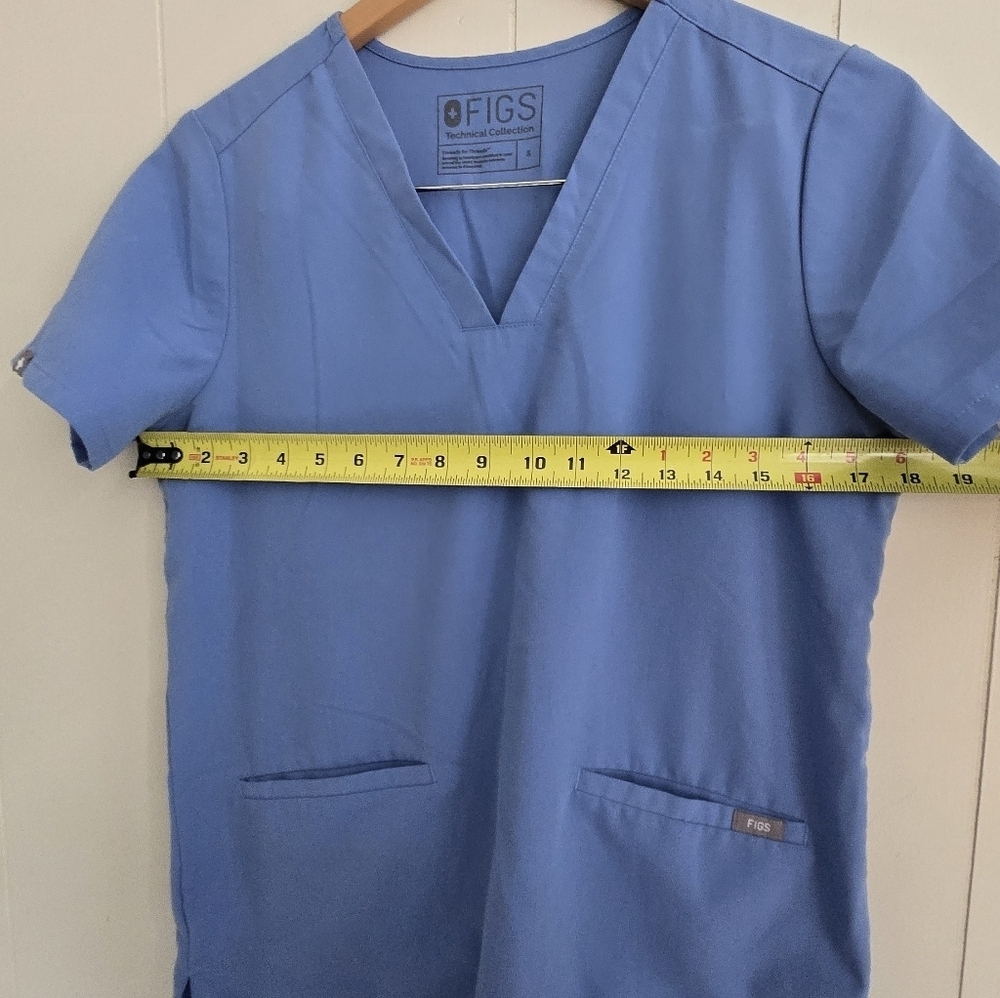 Figs Classic Blue V-Neck Scrub Top -Size S - Picture 4 of 5